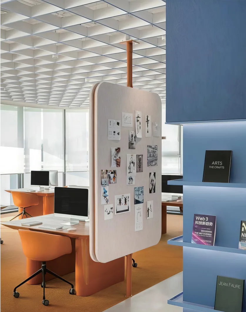 Supplier-provided visualization for Mobile PET Whiteboard Screens